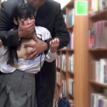 人目も気にせずセックス！図書館で背後から突然チンポ挿入し、その状態のまま館内を大移動！少女は羞恥心とデカチンで見事発情！