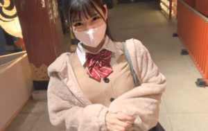 笑顔が可愛すぎる無邪気な美少女女子高生がホテルで生ハメセックス！制服のまま感じまくるウブな姿がエロ可愛すぎる！！