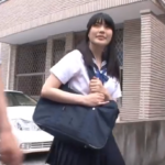 素人美少女女子校生が言葉巧みに攫われ屈辱のレイプ！激しくおマンコかき回されて潮吹き絶頂した敏感な膣内へ生中出しされる！