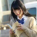 藤波さとり　大人しそうな文学美少女女子校生を電車内で痴漢レイプ！初の大人チンポの快楽に悶絶発情し自ら中出し懇願！！