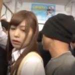 【痴漢】今日の獲物はミニスカで誘惑してきたギャル風女子校生♡バックでガンガン突いてやったら足をガクブルしながら大絶頂♡